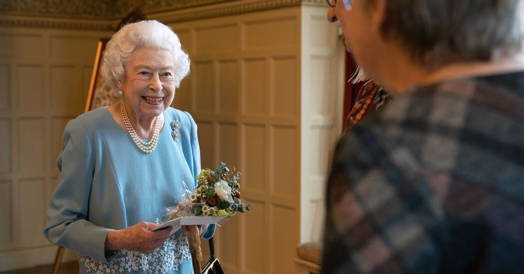 Queen Elizabeth testet positiv auf Covid-19: Live-Updates