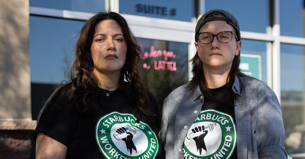 Photo of Starbucks-Beschäftigte in Mesa, Arizona, stimmen für die Gewerkschaft