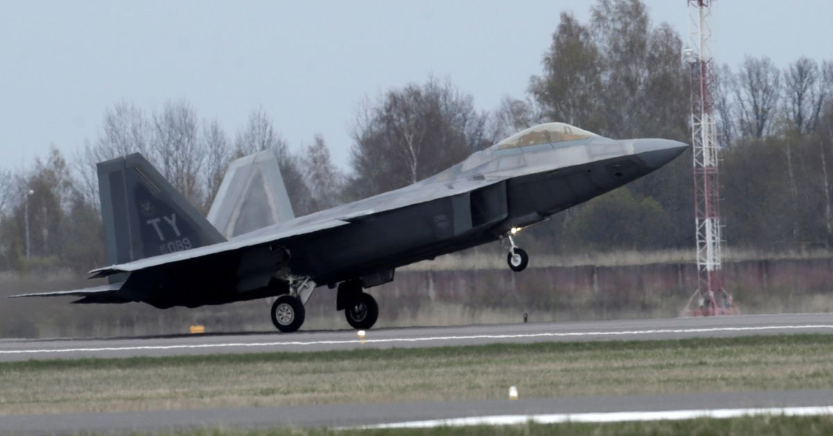 US-F-22-Kämpfer treffen nach Houthi-Angriffen in den Vereinigten Arabischen Emiraten ein