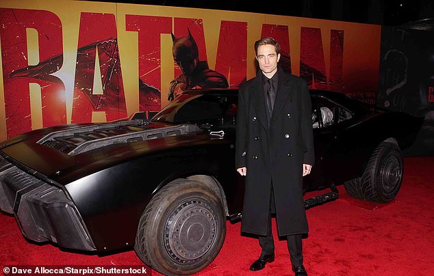 Begeisterte Kritik: Batman startet am 4. März in den Kinos, wobei amerikanische Kritiker das Superhelden-Drama anfeuern, das zu 87 % ausmacht "Frisch" Bewertung von Rotten Tomatoes-Kritikern