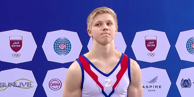 Ivan Kulyak trägt eine "z" In der offensichtlichen Unterstützung der russischen Streitkräfte bei der Weltmeisterschaft des Kunstturnens.