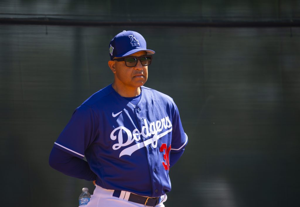 Photo of Dodgers verpflichtet Dave Roberts um drei Jahre