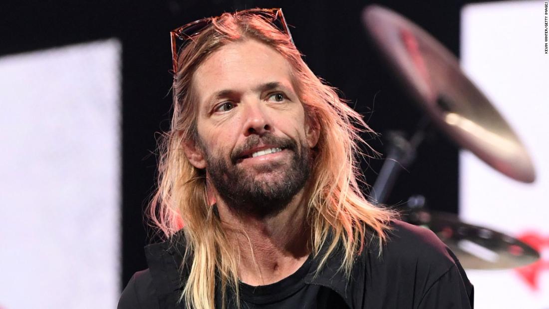 Taylor Hawkins: Was wir über den Tod des Schlagzeugers Foo Fighters wissen