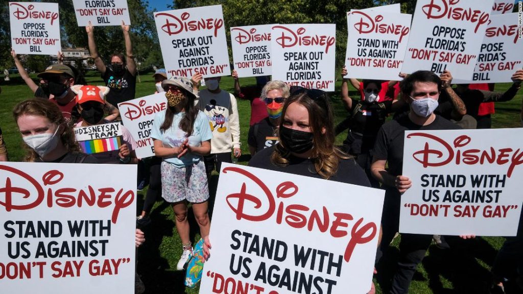 Disney-Mitarbeiter ziehen sich wie ESPN und Disney+ aus LGBTQ+-Rechten zurück