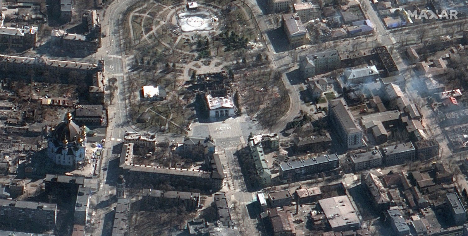 Photo of Neues Satellitenbild zeigt umfangreiche Schäden am Mariupol-Theater nach dem Bombenangriff