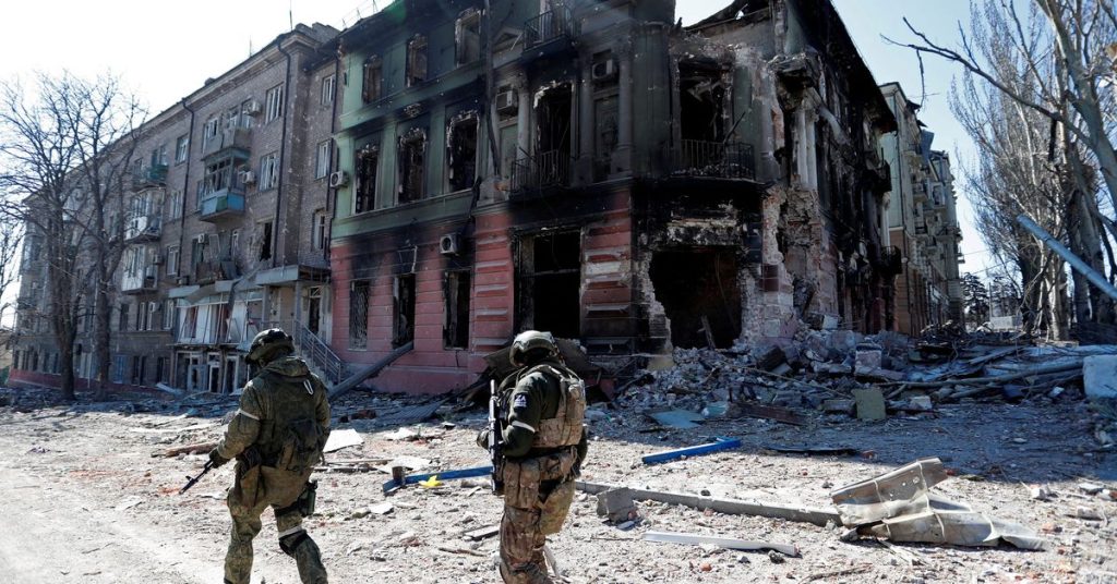 Die Ukraine sagt, Zehntausende seien in Mariupol getötet worden, und wirft Russland Missbrauch vor