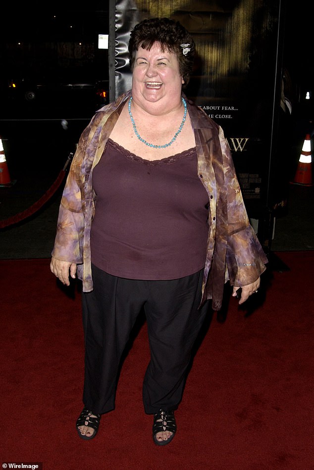 Kathy erhielt einen Screen Actors Guild Award als Darstellerin von „No Country For Old Men“, der bei den 2008 Awards für „Outstanding Performance by Cast in a Motion Picture“ ausgezeichnet wurde;  Gefilmt bei der Premiere von The Texas Chainsaw Massacre im Jahr 2003