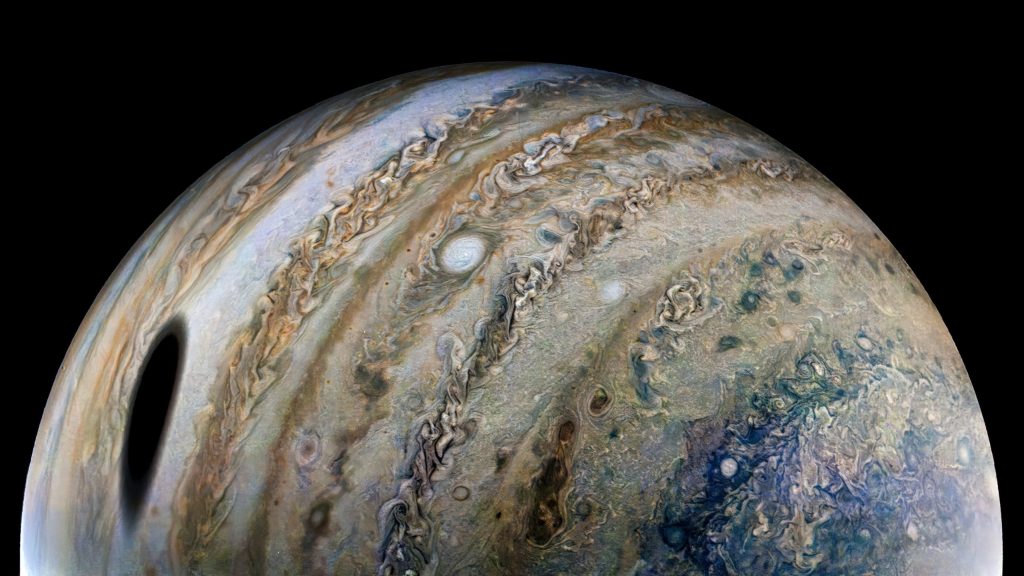 Ganymed wirft in einem atemberaubenden neuen Bild der NASA-Raumsonde Juno einen massiven Schatten über Jupiter