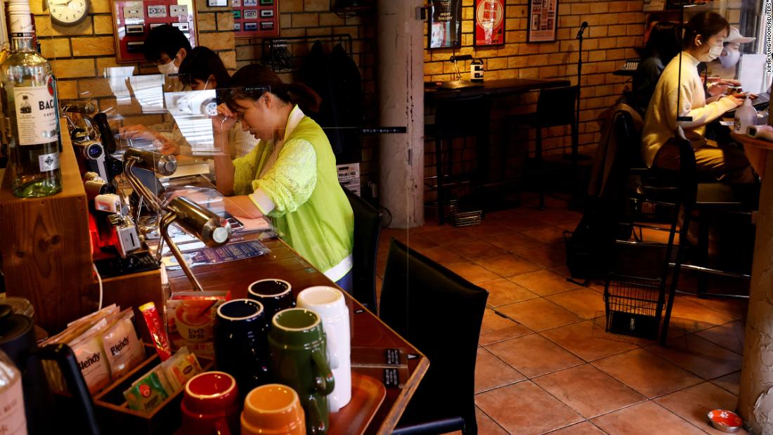 Photo of Kaffee, Tee und Murren in einem japanischen Café gegen das Aufschieben