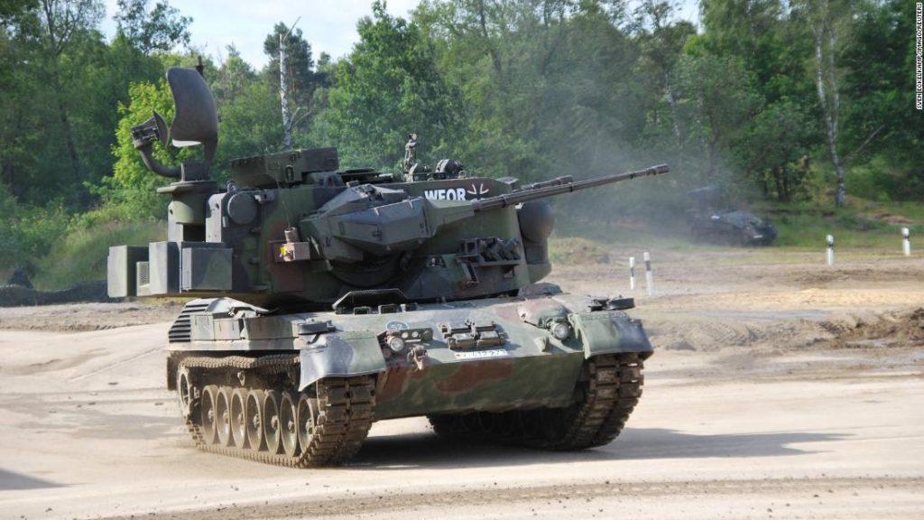 Deutschland hat zugestimmt, nach einem großen politischen Kurswechsel schwere Waffen in die Ukraine zu schicken
