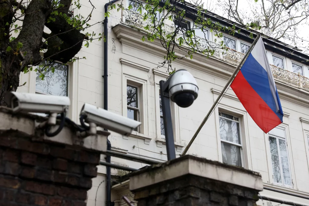 Die historische Ausweisung russischer Diplomaten wird Moskaus Spionage reduzieren
