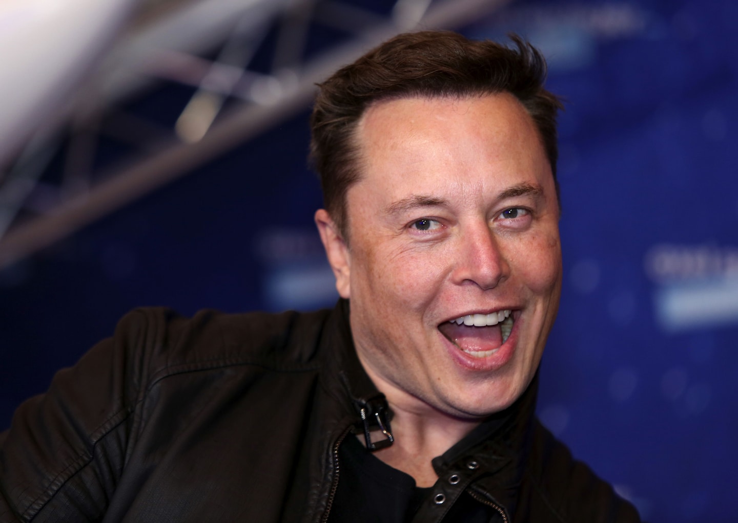Elon Musk moderiert die AMA Town Hall auf Twitter