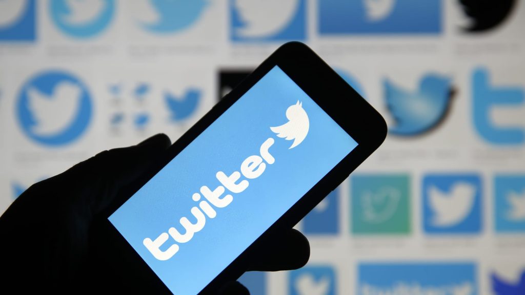 Twitter, Bank of America, Charles Schwab und mehr