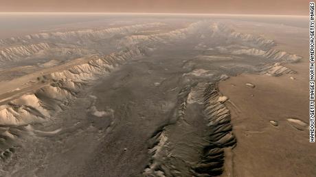 & # 39;  große Mengen Wasser & # 39 ;  Auf dem Mars gefunden & # 39;  Riesige Version des Grand Canyon