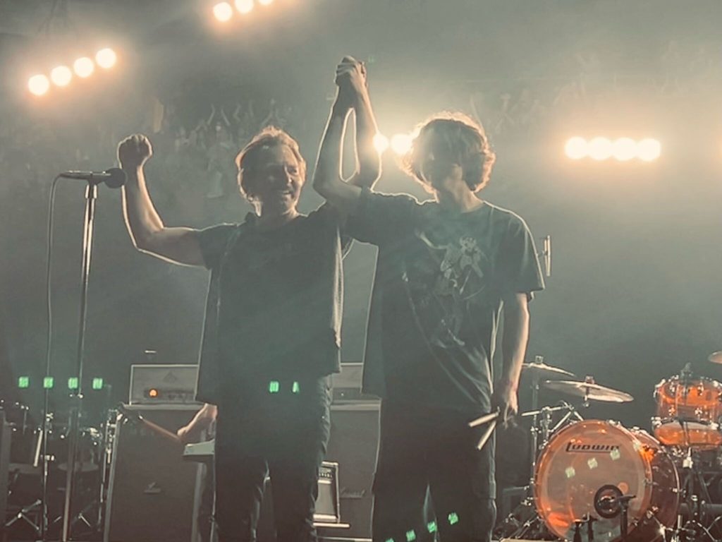 Ein Teenager aus der Bay Area übernimmt die Schlagzeugrolle für Pearl Jam in der Auckland Show