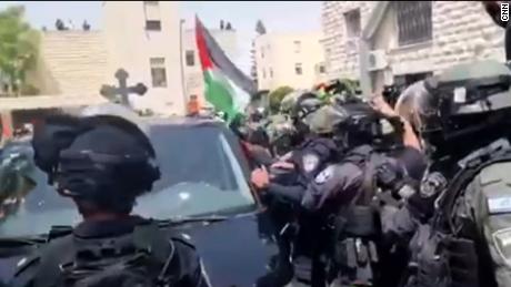 Die Besatzungspolizei ermittelt gegen den '  Veranstaltungen & # 39;  Die Umgebung der Beerdigung des palästinensischen Journalisten: der Minister  