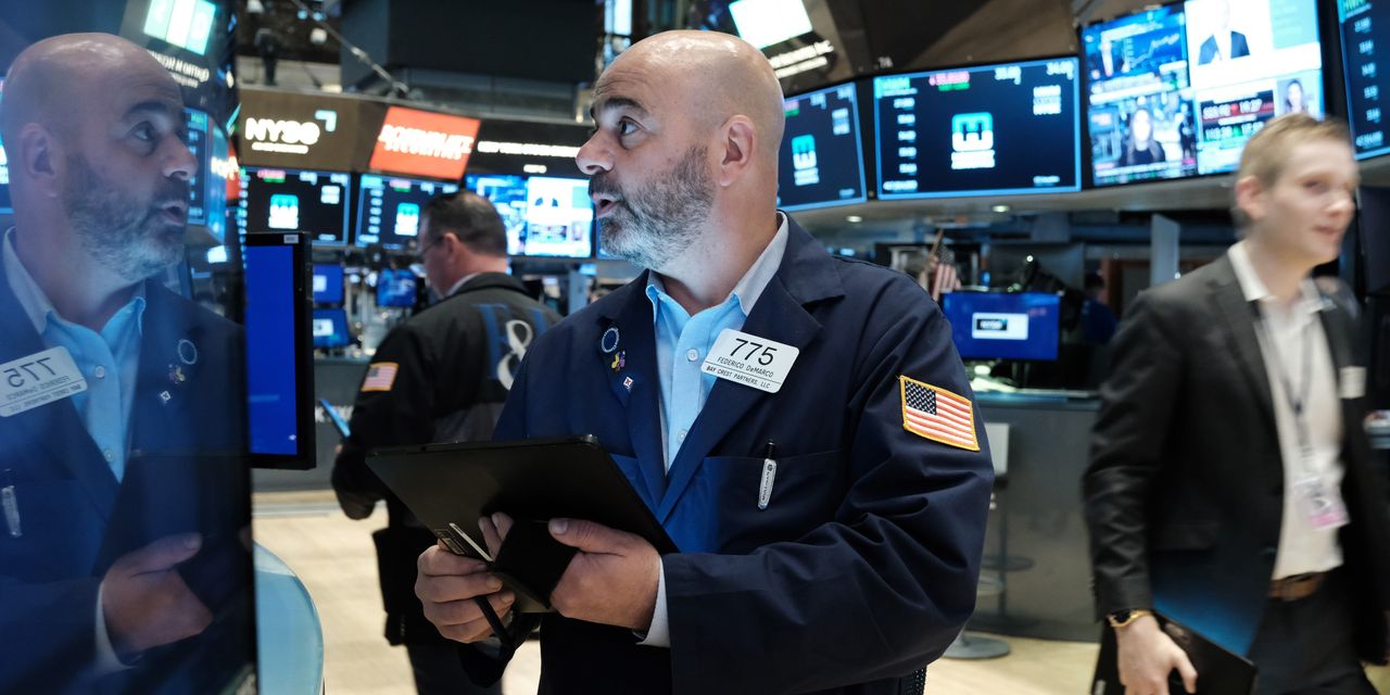 Photo of S&P 500 und Nasdaq ziehen sich in einer volatilen Sitzung zurück, da die Technologieaktien fallen