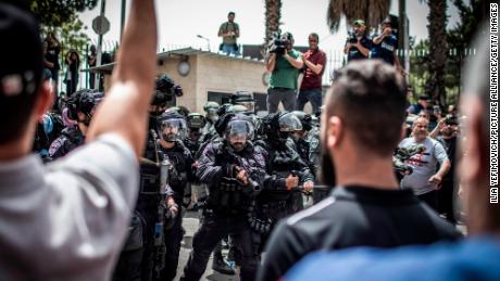 Bild der israelischen Grenzpolizei während der Beerdigung am Freitag.