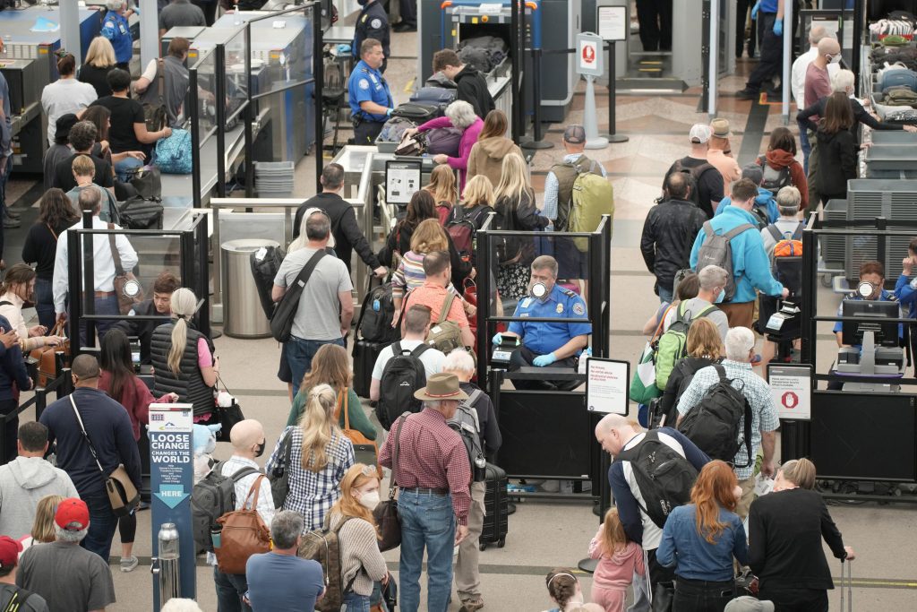 Flugreisende müssen am Memorial Day-Wochenende mit Stornierungen rechnen