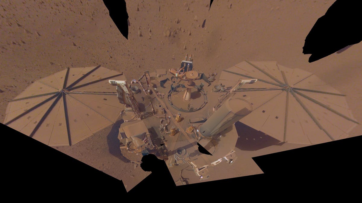 Photo of Hier ist das letzte Selfie des verblichenen Mars-Landers Insight