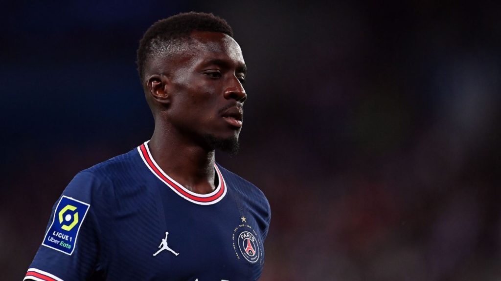 Idrissa Gueye bat Paris Saint-Germain, das Fehlen des Regenbogentrikots zu erklären