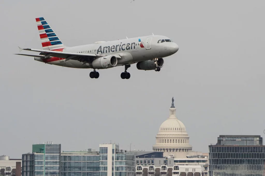 Passagiere verließen nach Stürmen stundenlang Flugzeuge im Reagan National