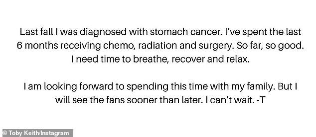 Keith (Nachname Covel) gab am Sonntag bekannt: „Ich habe die letzten sechs Monate damit verbracht, Chemotherapie, Bestrahlung und Operationen zu erhalten.  So weit, ist es gut.  Ich brauche Zeit zum Atmen, Erholen und Entspannen.  Ich freue mich darauf, diese Zeit mit meiner Familie zu verbringen.  Aber ich werde die Fans eher früher als später sehen.  Ich kann nicht warten'