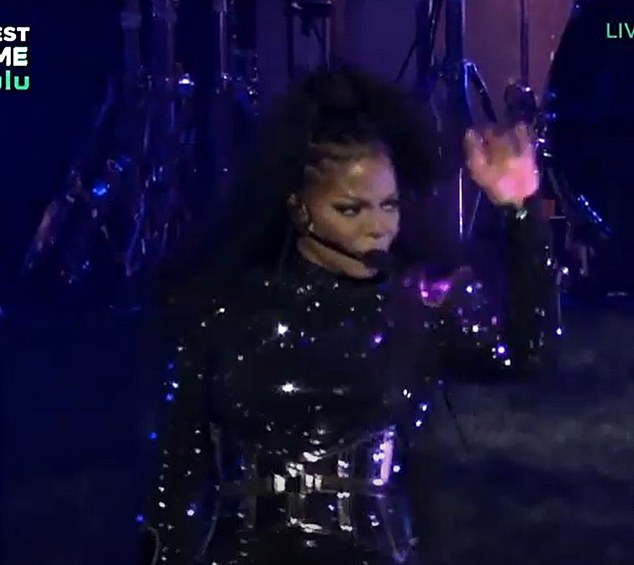 Photo of Janet Jacksons Auftritt wurde beim Essence Festival in New Orleans kurzzeitig durch technische Probleme behindert