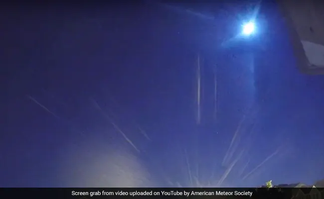 Photo of Atemberaubendes Video zeigt einen riesigen Feuerball, der den Nachthimmel über den Vereinigten Staaten erhellt