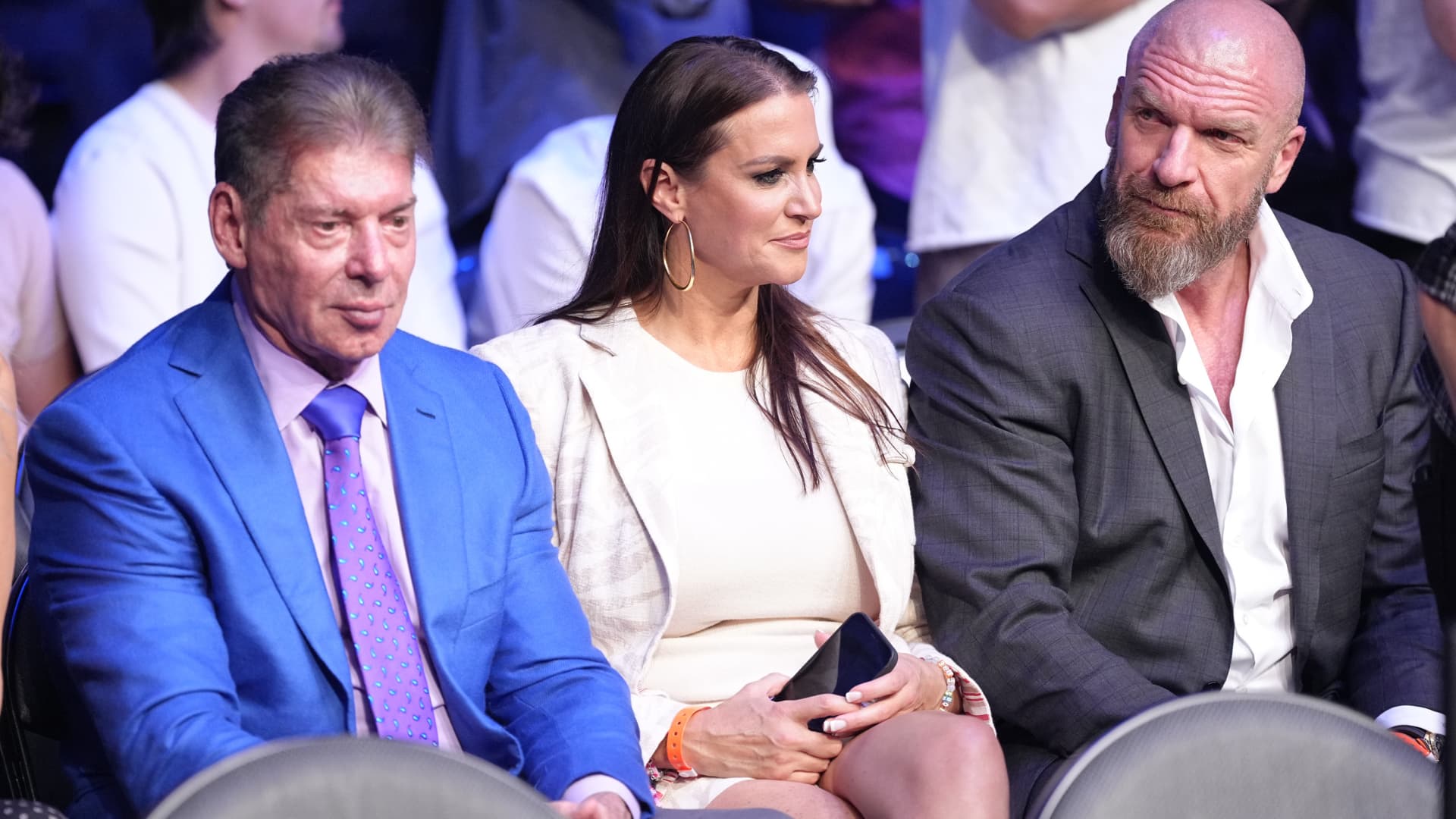 Photo of WWE deutet weitere Ermittlungen zu Vince McMahons Fehlverhalten an und enthüllt Zahlungen in Höhe von 14,6 Millionen Dollar