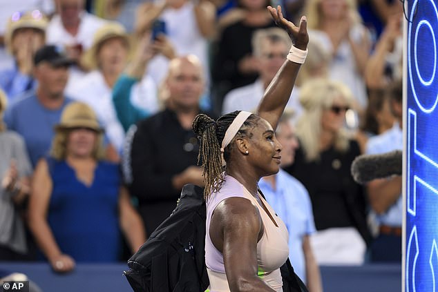 Photo of Serena Williams schlägt die Cincinnati Masters, nachdem sie Emma Raducano mit 4:6, 0:6 verloren hat
