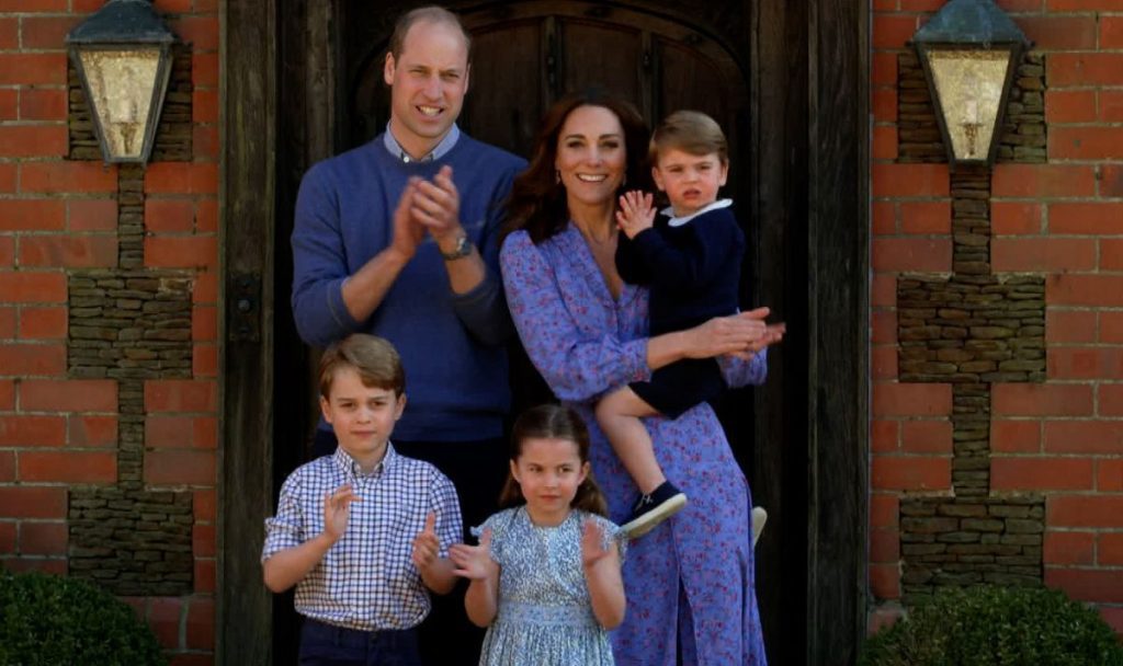 Kate Middleton und Prinz William ziehen mit der Familie in eine bescheidene vierköpfige Familie und verlassen ein Kindermädchen, das in ihrem Haus lebt |  Königlich |  Nachrichten