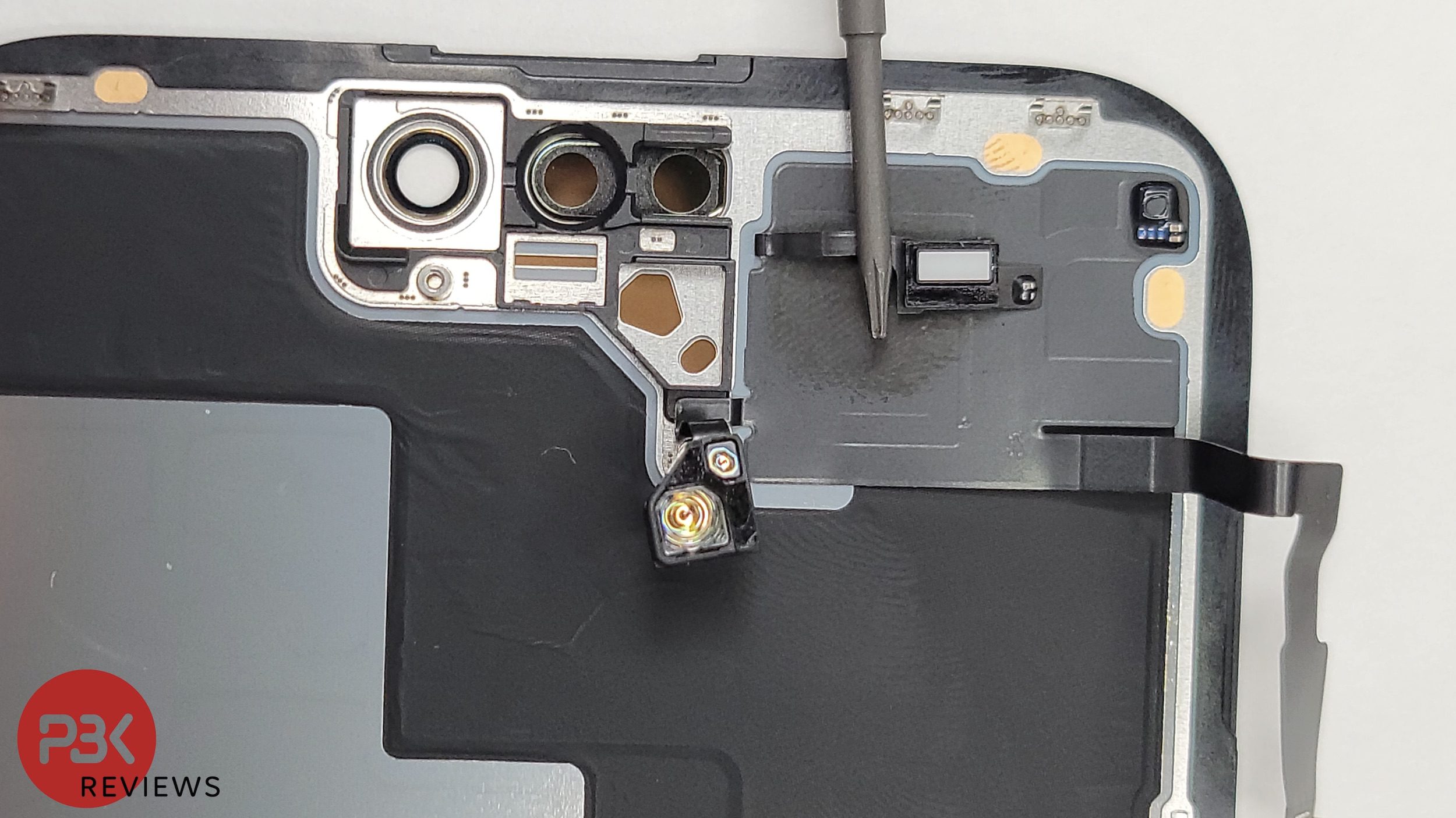 Der frühe Teardown des iPhone 14 Pro Max gibt uns einen ersten Blick auf die internen Komponenten des Telefons.