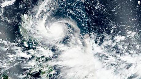 Ein von der NASA veröffentlichtes Satellitenbild vom Samstag zeigt den Taifun Noru, der sich den Philippinen nähert.