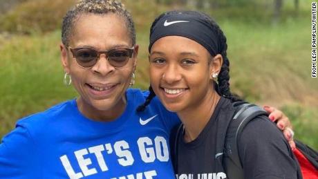 Der Vater der Duke-Volleyballspielerin Rachel Richardson sagt, seine Tochter habe „Angst“ gehabt, nachdem sie rassistischen Beleidigungen ausgesetzt war