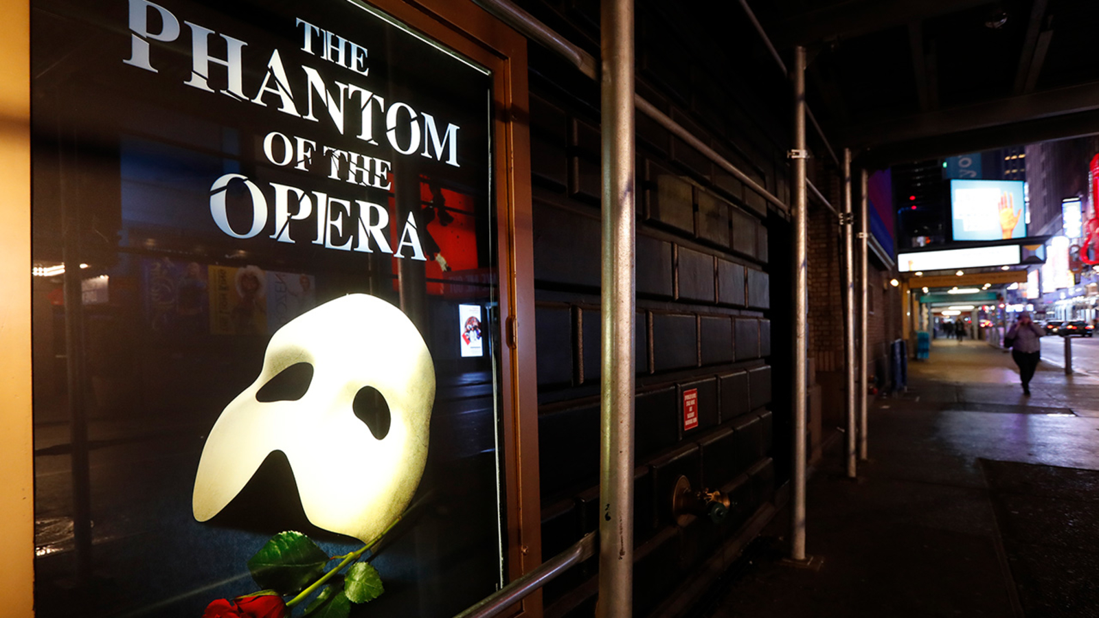 Photo of Die am längsten laufende Show am Broadway, „Das Phantom der Oper“, endet 2023
