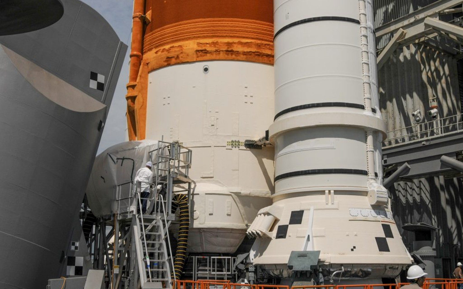 Photo of NASA ersetzt undichte Artemis 1. Kraftstoffdichtungen