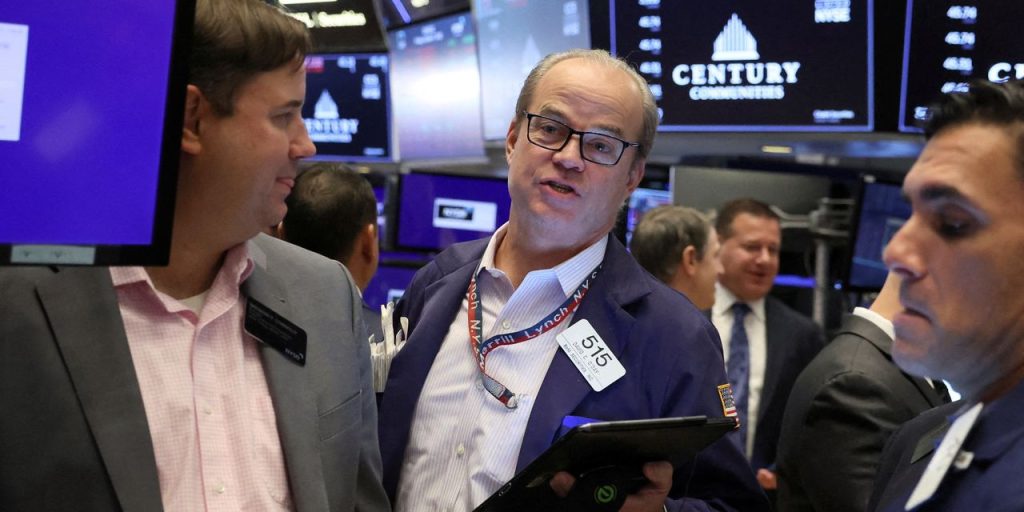 Dow steigt um 900 Punkte in unruhigem Handel