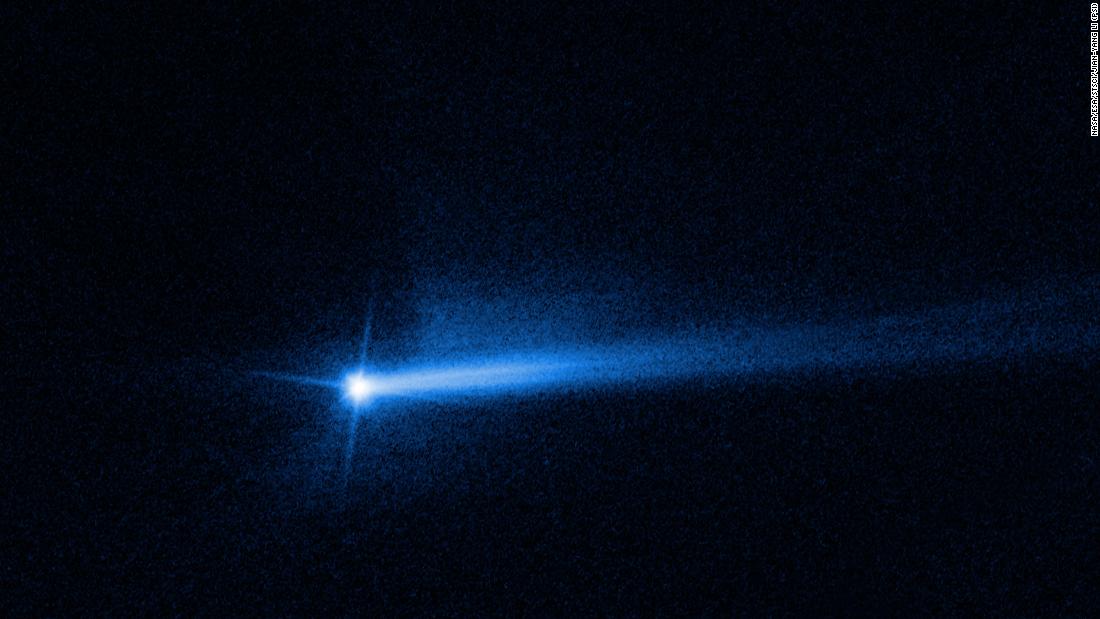 Photo of Hubble zeigt eine Ansicht eines Doppelschweifs, der durch die Asteroideneinschlagsmission erzeugt wurde