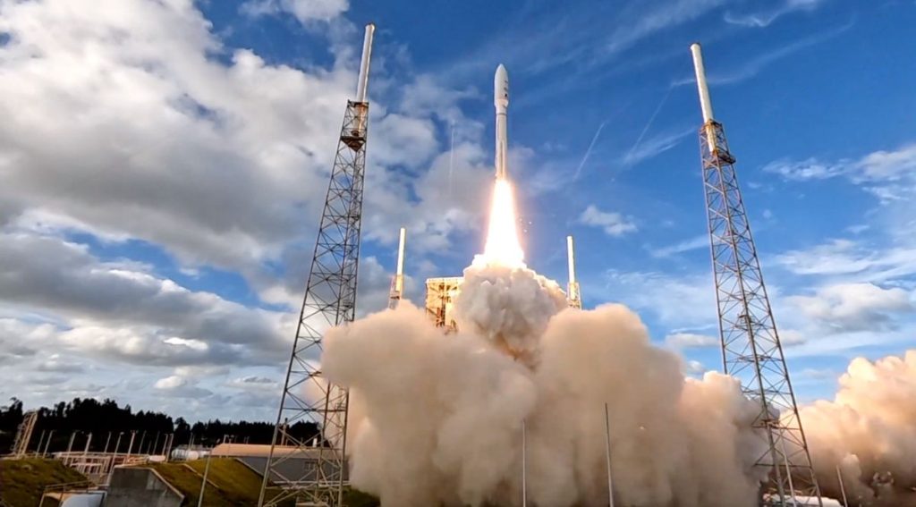 Die Atlas-V-Rakete bringt zwei Kommunikationssatelliten in die Umlaufbahn