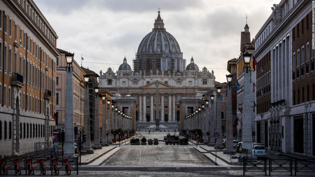 Ein amerikanischer Tourist zerschmettert zwei Statuen in den Vatikanischen Museen