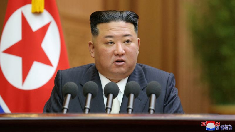 Photo of Japans Premierminister sagt, Nordkorea habe eine mutmaßliche ballistische Rakete abgefeuert