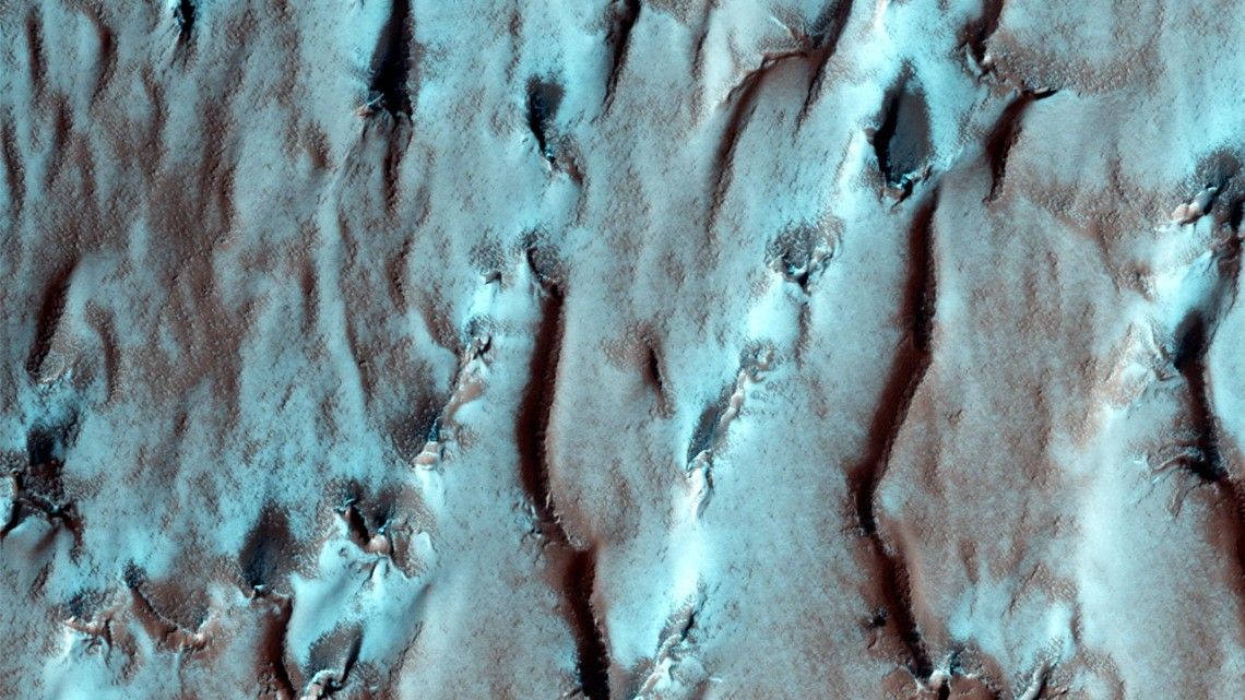 Photo of Mysteriöse Reflexionen auf dem Mars können von etwas Seltsamerem als Wasser stammen