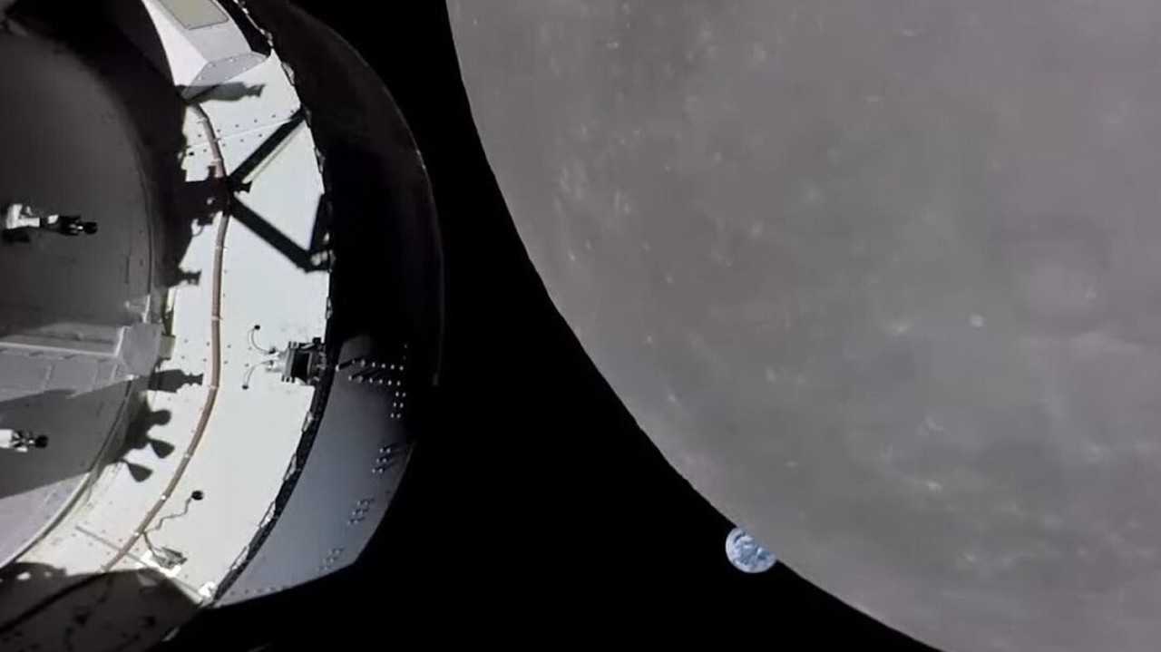 Photo of Orion fängt atemberaubende Ausblicke ein, während es seinen nächsten Vorbeiflug am Mond absolviert