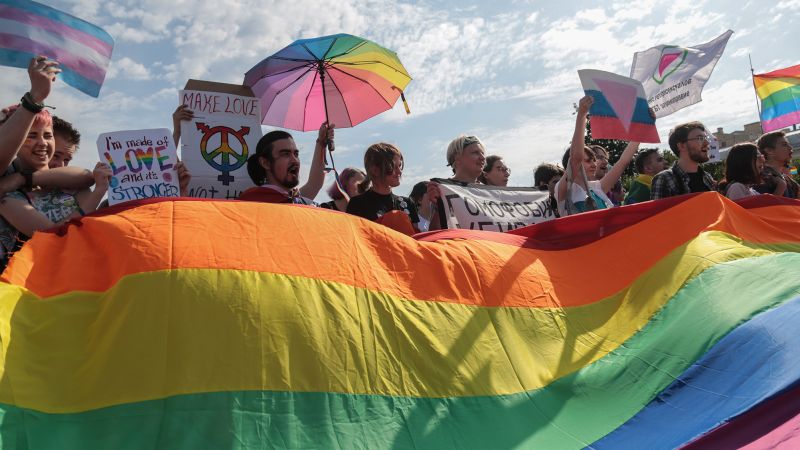 Russisches LGBT-Propagandagesetz: Staatsduma verabschiedet Änderungen