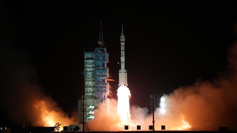 Photo of China schickt 3 Astronauten zu einer neuen Raumstation