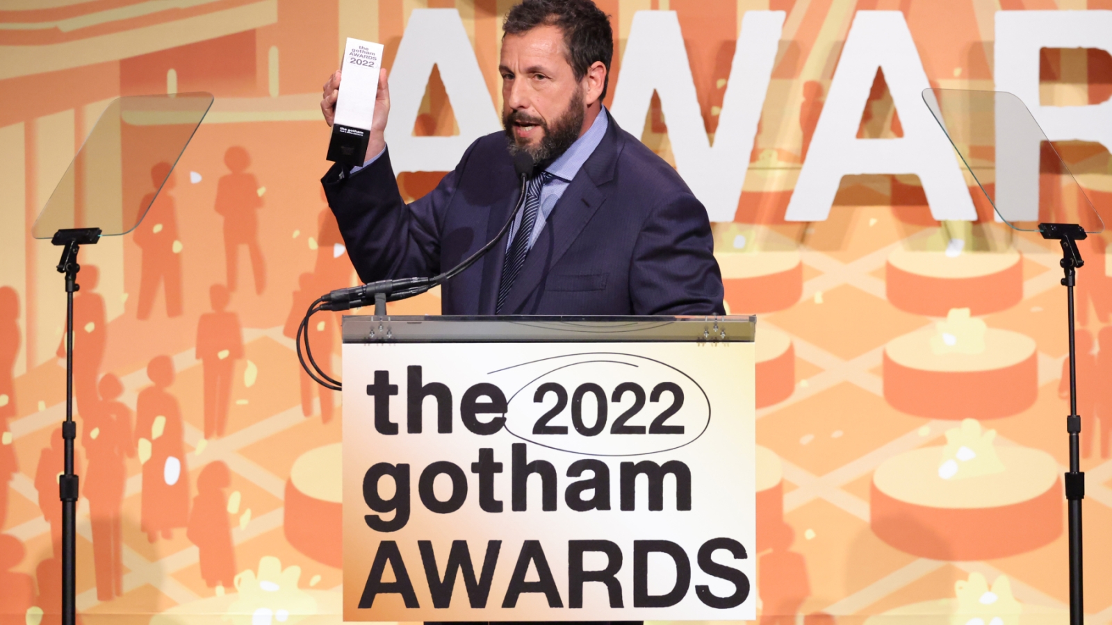 Photo of Adam Sandler lässt seine Töchter eine wilde Gotham-Preisrede schreiben – Rolling Stone