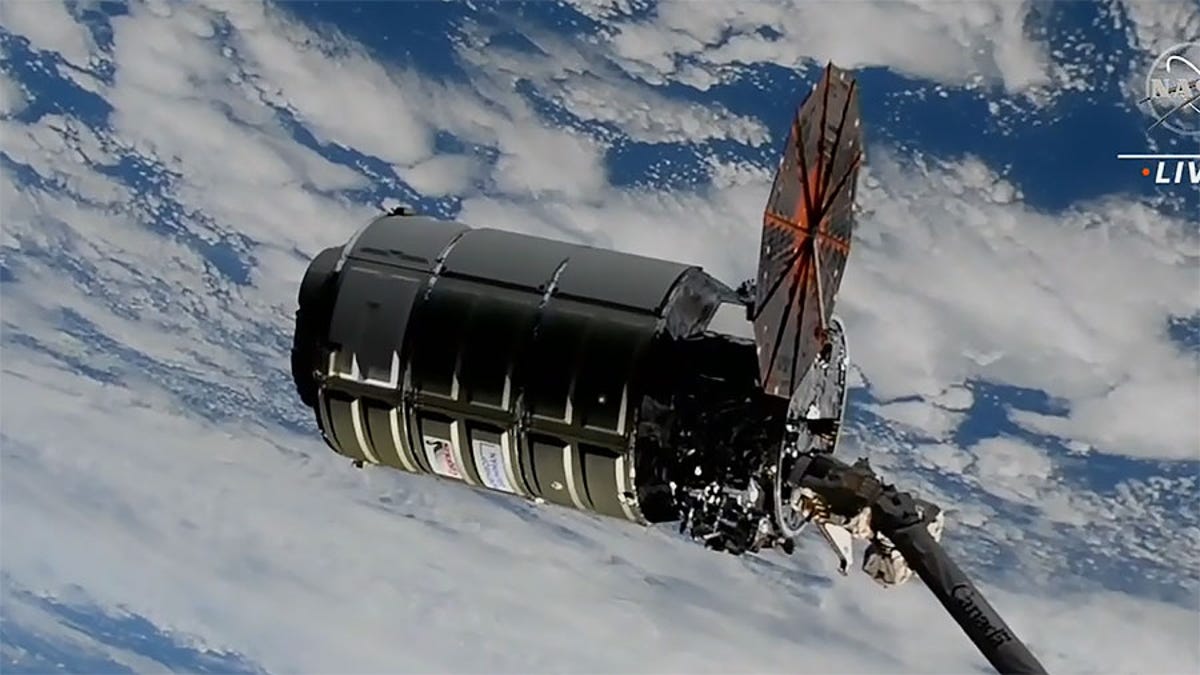 Photo of Das Cygnus-Raumschiff erreicht die Internationale Raumstation mit einer einzigen funktionierenden Solaranlage