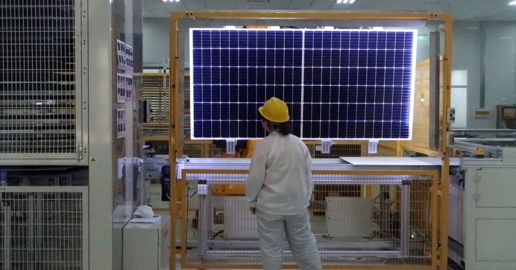 EXKLUSIV: Die USA verbieten mehr als 1.000 Solarlieferungen wegen Chinas Sklavenarbeitskonzernen