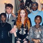 Madonna teilt an Thanksgiving seltene Familienfotos mit allen sechs Kindern